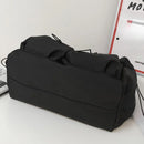 Bolsa Feminina Transversal Grande Capacidade – Bolsa de Ombro com Fechamento em Zíper e Pingente Decorativo