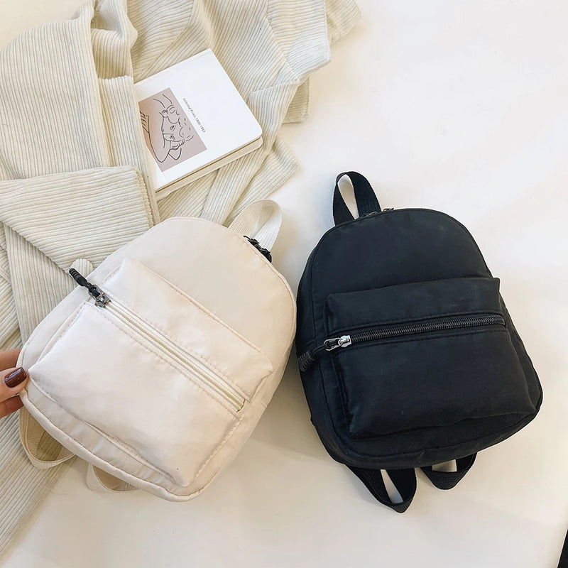 Mochila Feminina Mini Premium em Nylon – Compacta, Elegante e Perfeita para o Dia a Dia
